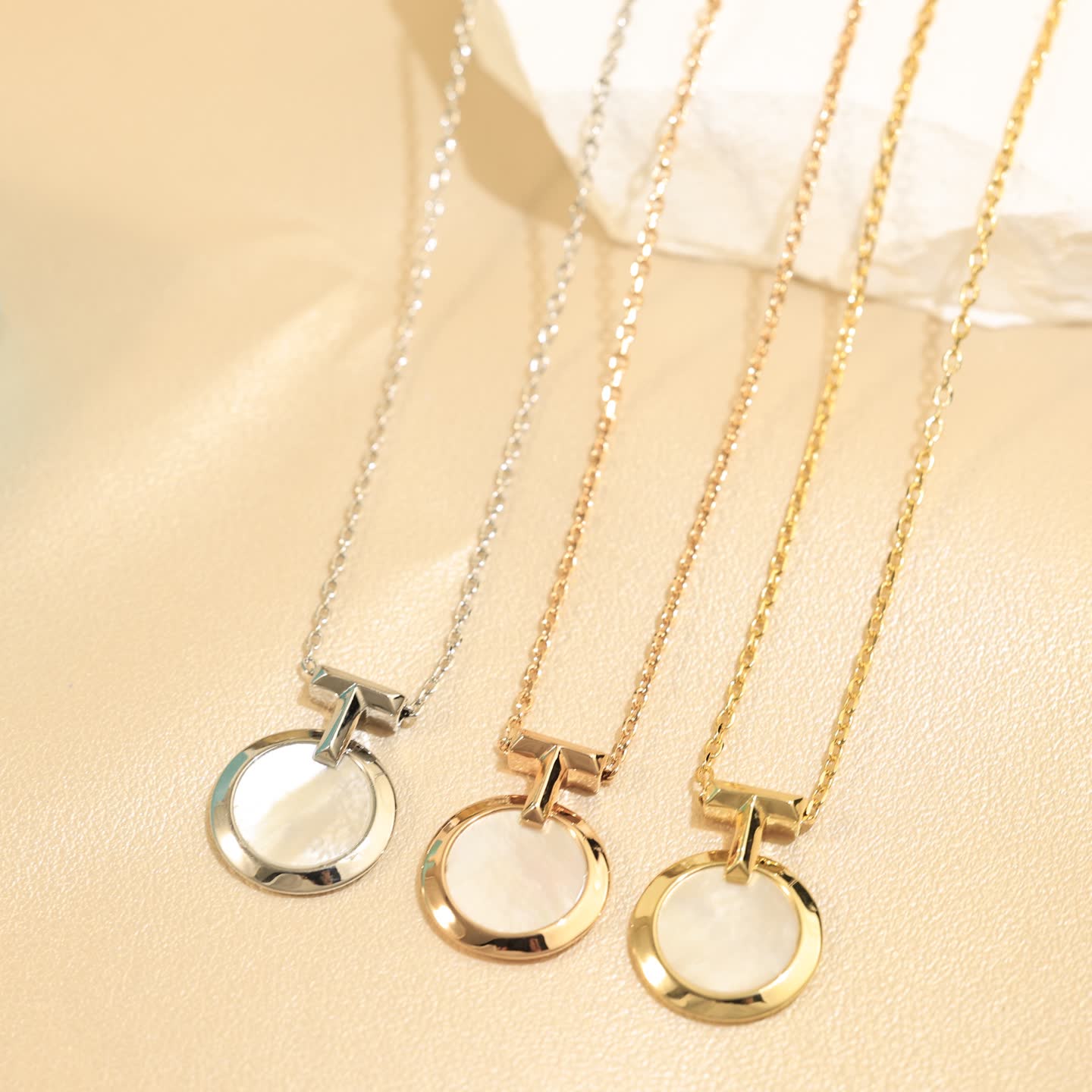 Tiffany & Co Elegant Circle Pendant Necklace Tiffany & Co Elegant Circle Pendant Necklace